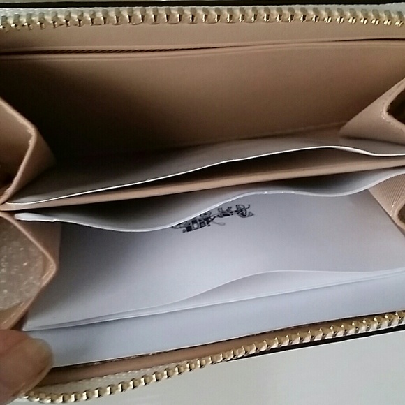 🍒COACH ZIP COIN CASE/CHERRY PRINT🍒🍒 - Picture 6 of 7